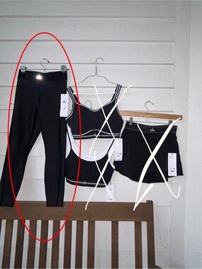 ALO Airlift High-Waist 7/8 Black Leggings Sz S NWT.